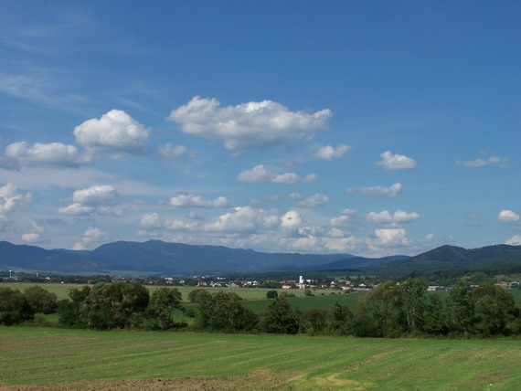 pohľad od lesa na Nedožery - Brezany