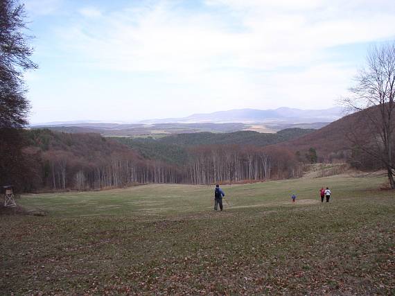 v pozadí Slanské vrchy