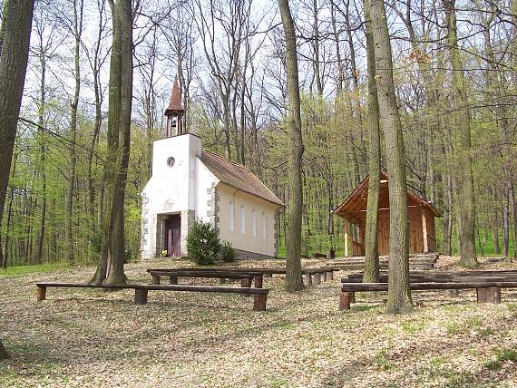 kapľnka nad obcou Velčice