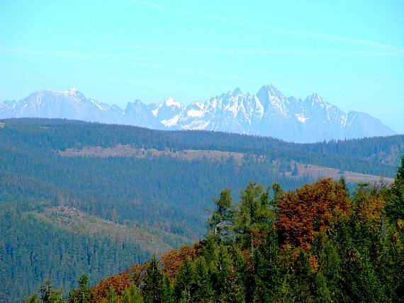 pohľad na Tatry z dobšinských kopcov