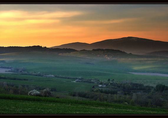 večer nad Beskydami