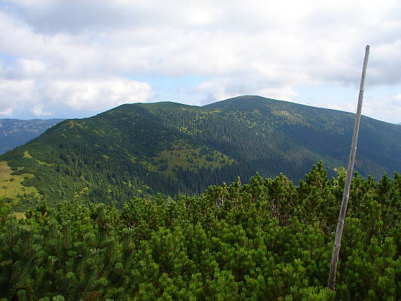 hrebeňom Čertovica-Jasná