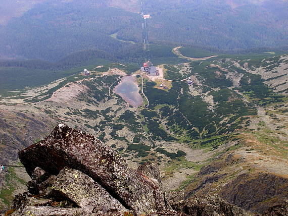 pohľad z lomničáku na skalnaté pleso