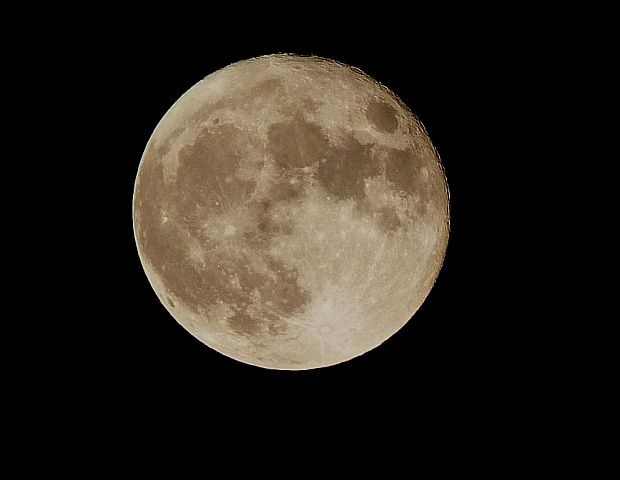 mesiac po splne  19.4.2011  o 0.26 hod. nad  KE
