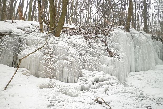 dračia studňa, Bolešovská dolina