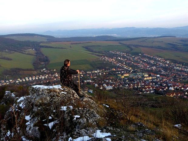 Krasín - pohľad do doliny tesne pred západom slnka