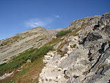 južná strana chodníka na vrchol štítu