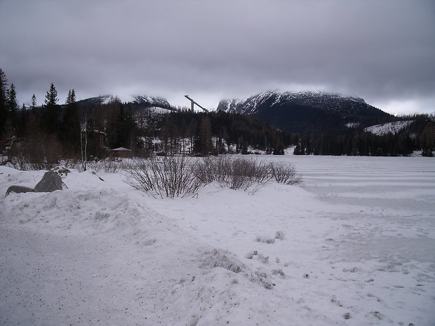 jazero Strbské pleso