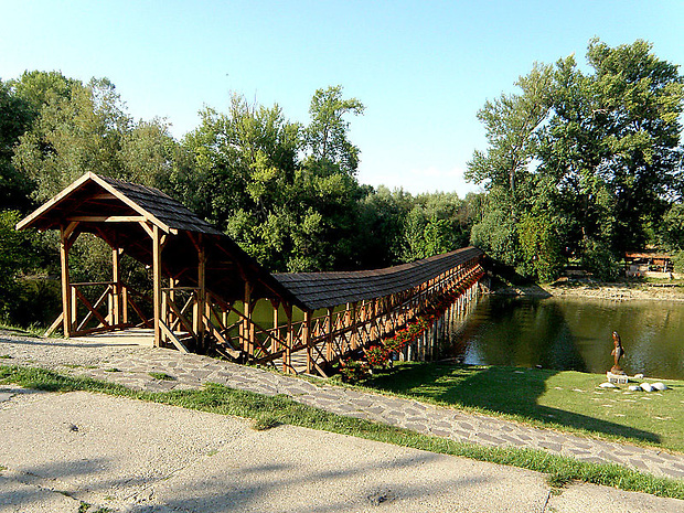 Drevený most