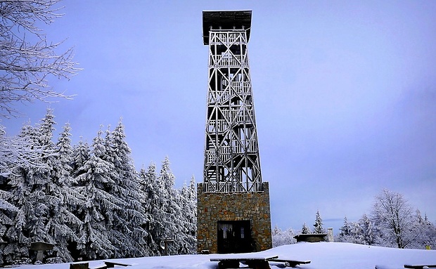 Rozhľadňa Velký Lopeník (Velký Lopeník - 911 m.n.m.)