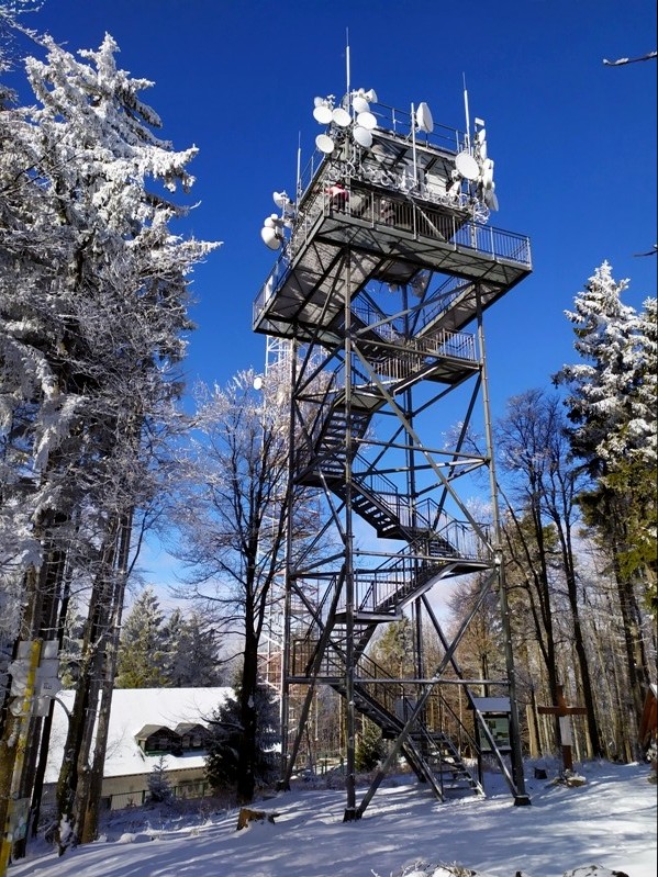 Rozhľadňa Helena (Inovec - 1041,6 m n. m.) - meteorologicko telekomunikačná rozhľadňa