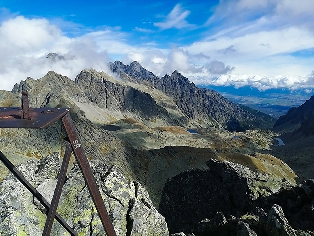 pohľad do Veľkej Studenej doliny z Divej veže - 2373 m n. m.