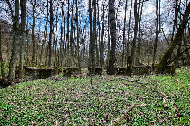 nemecký cestný uzáver - protitanková prekážka na Prekážke