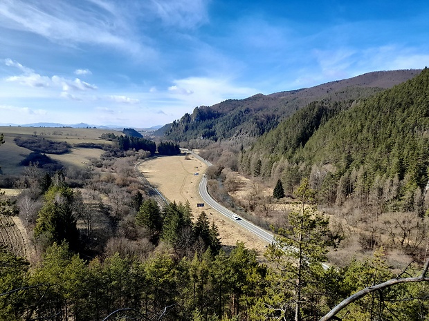 Rajecká dolina a Slnečné skaly z Hrádku