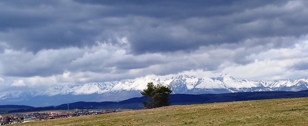 Pohľad na Vysoké Tatry z Čingova