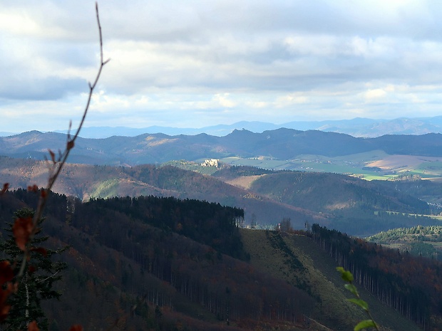 Lietavský hrad z Hornej rovne