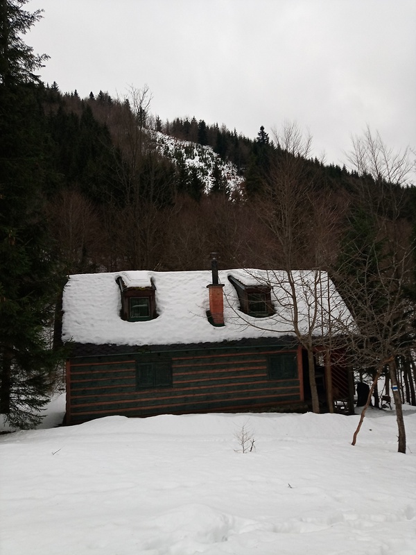 Lúčanská Malá Fatra - Motúzková 900 m.n.m. horáreň